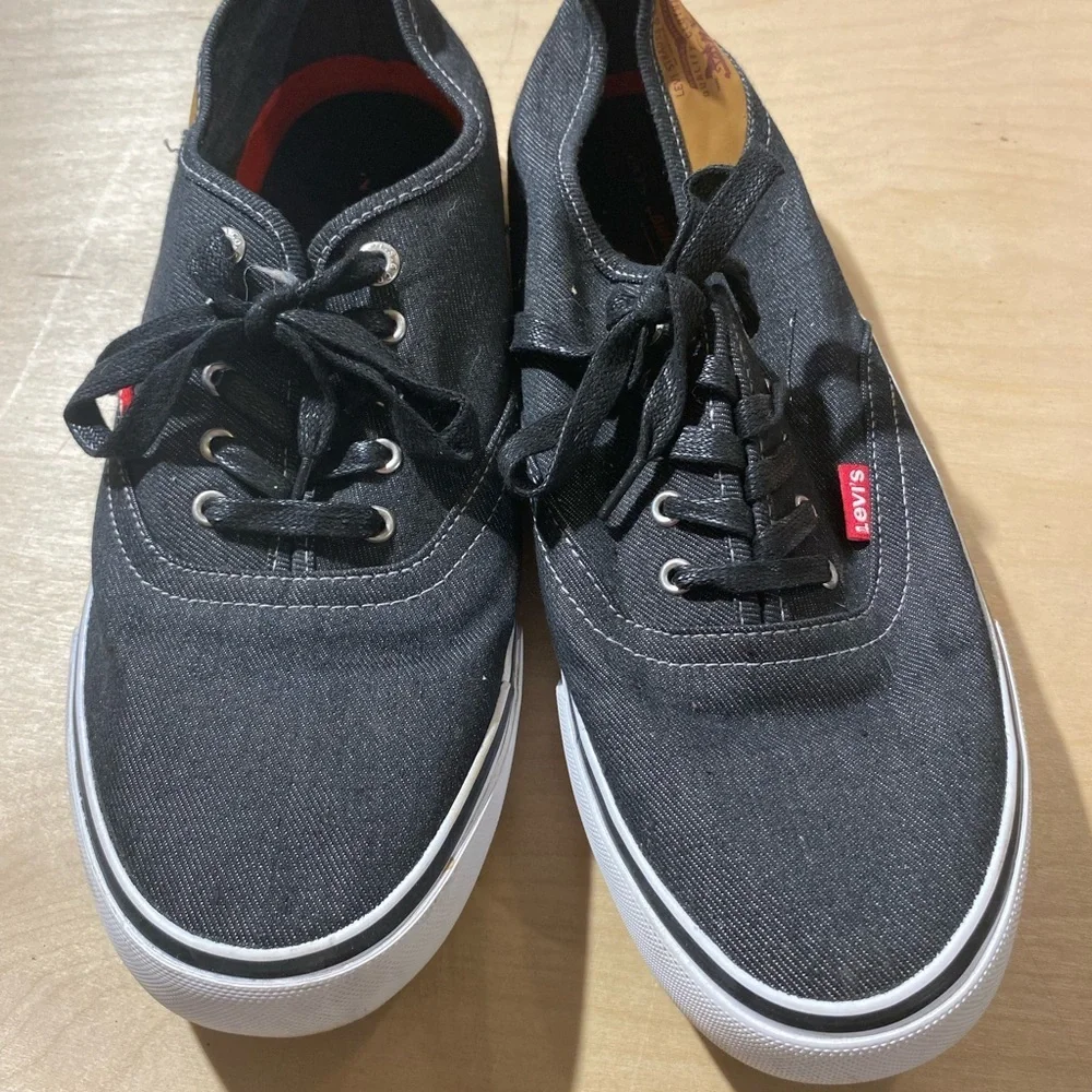 Levi’s Sneakers Size 12 (FN)